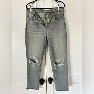 American eagle stretch mom jeans. Size 12, regular length. Straight leg.